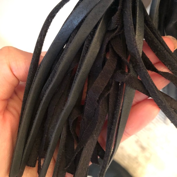 Grey cross body tassel bag - Picture 7 of 8